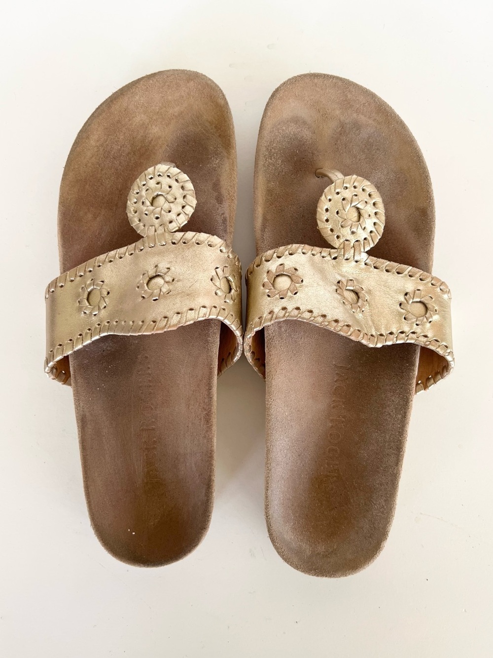 Jack Rogers Comfort Leather Thong Slip On 1" Sandal Platinum Metallic, size 9M